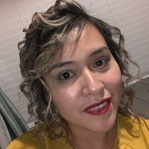 Meet your Posher, Iris